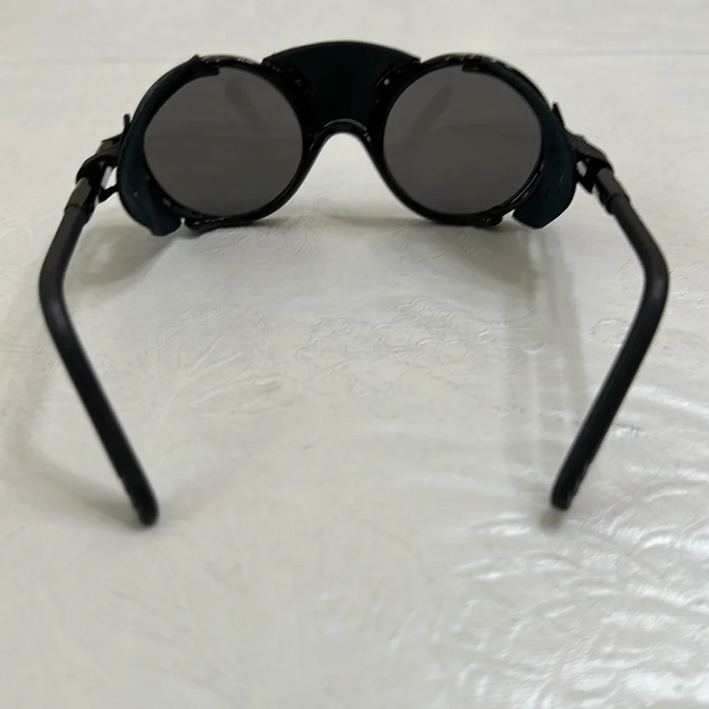 Carrera Sunglasses - ROUND w/ Side Cover - Black